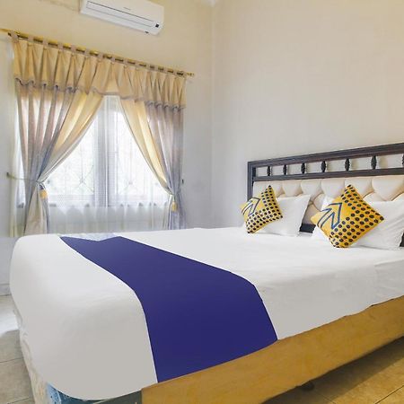 Spot On 91620 Skypiea Guest House タシクマラヤ エクステリア 写真